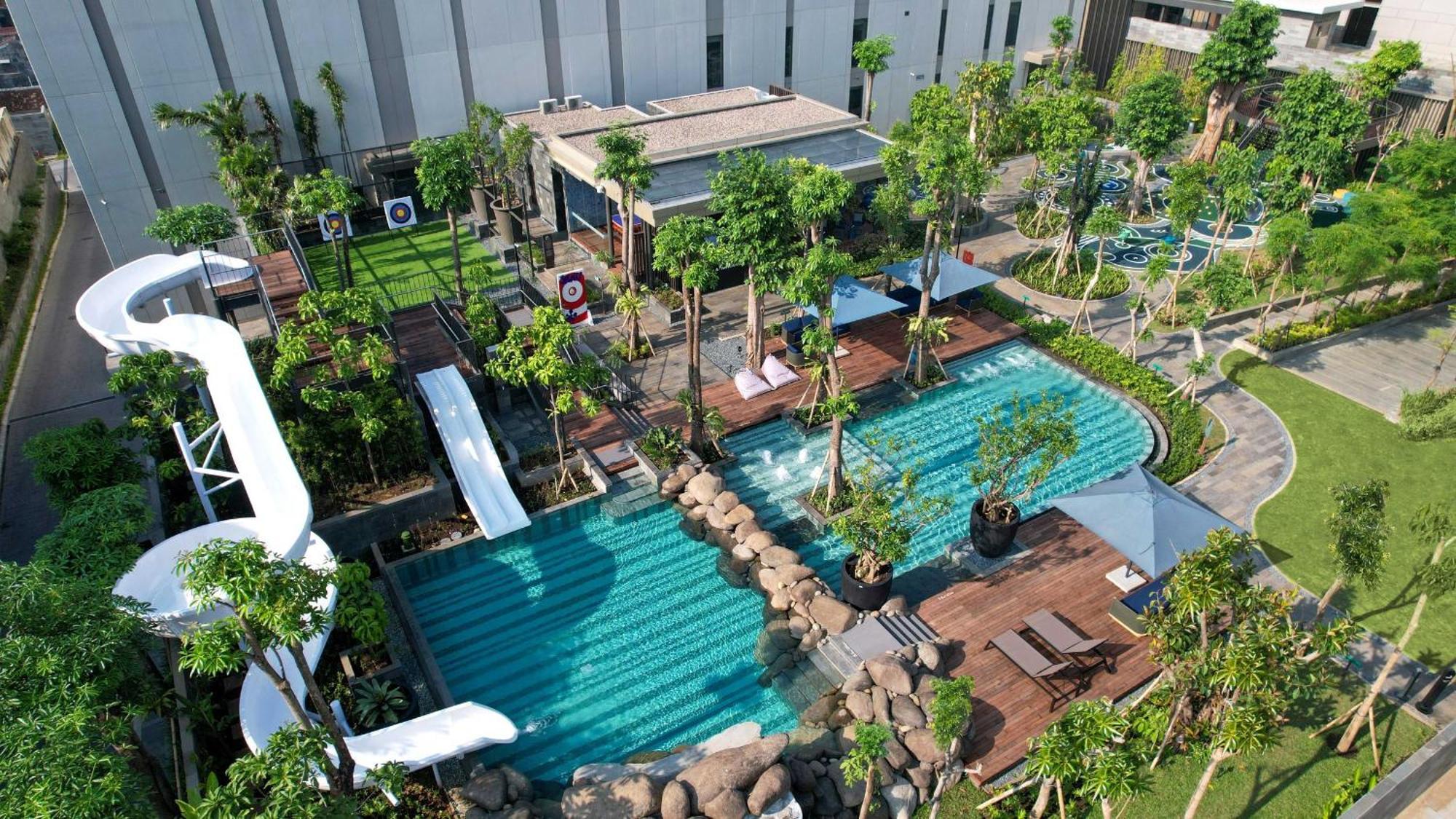 Padma Hotel Semarang Exterior foto